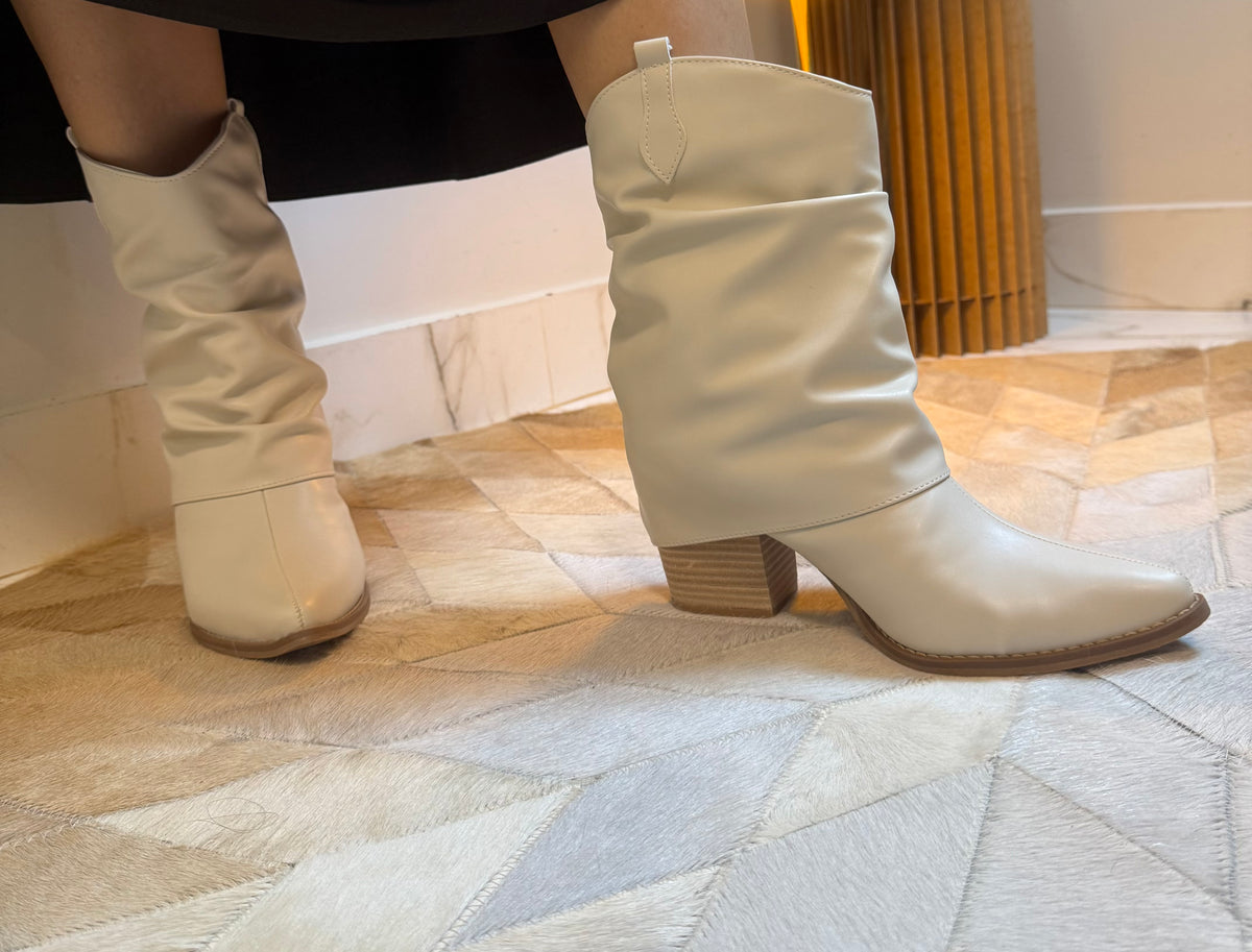 Bota Feminina Capa - Off-white