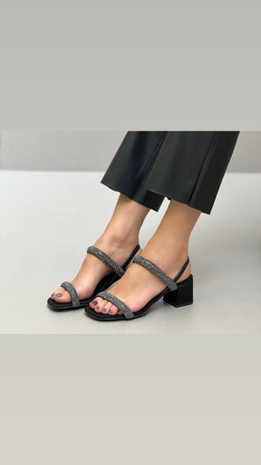 sandália preta tiras strass salto bloco