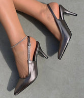 Scarpin Fumê salto alto bico fino