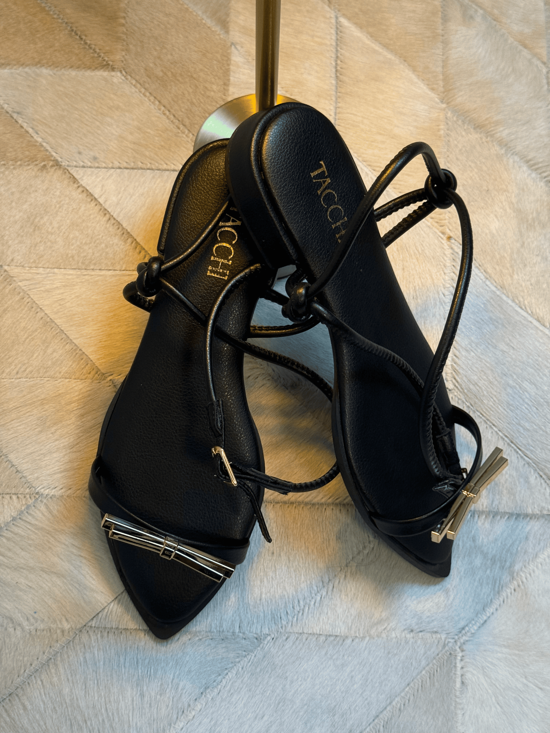 Sandália Rasteira Bico Folha