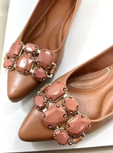 SAPATILHA BICO FINO COM PEDRARIA ROSÊ – UM TOQUE DE GLAMOUR PARA O DIA A DIA